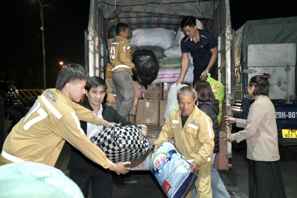 Hà Nội không ngủ vì khúc ruột miền Trung