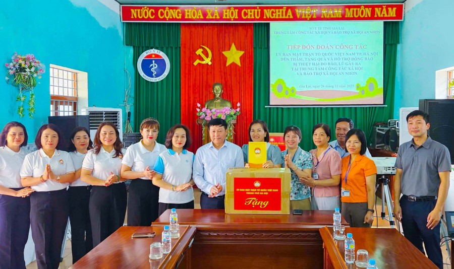 Nhân dân Thủ đô hướng về đồng bào miền Trung - Tây Nguyên