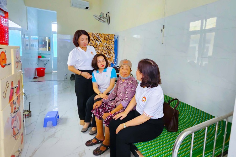 Nhân dân Thủ đô hướng về đồng bào miền Trung - Tây Nguyên