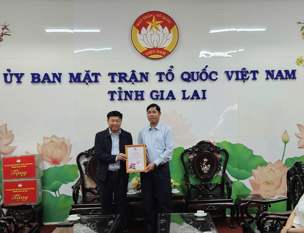 Hà Nội không ngủ vì khúc ruột miền Trung