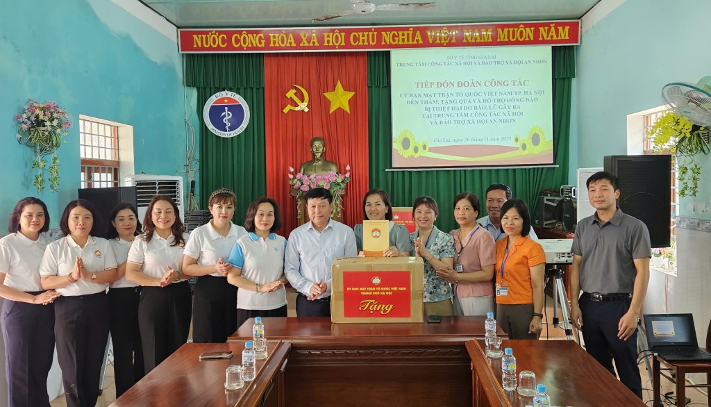 Hà Nội không ngủ vì khúc ruột miền Trung