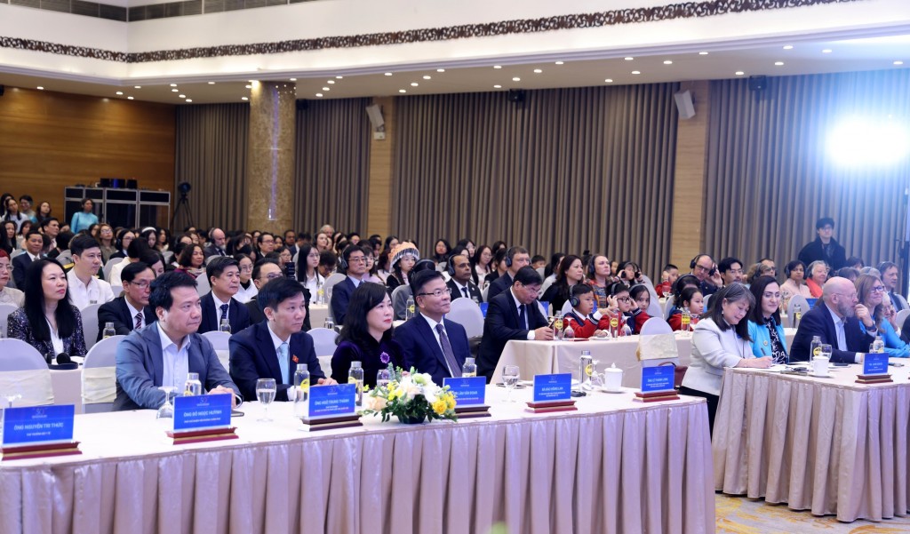 Phó Thủ tướng Lê Thành Long và các đại biểu dự lễ kỷ niệm - Ảnh VGP/Đức Tuân