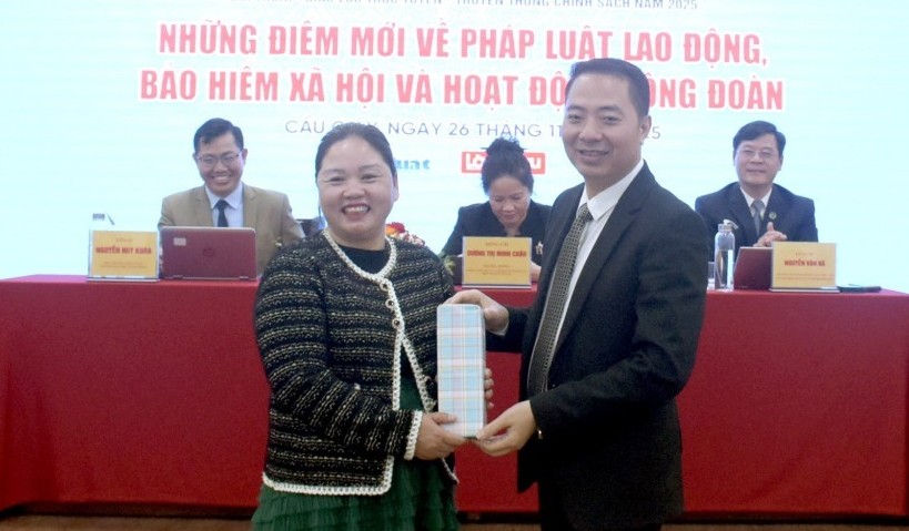 Làm rõ quyền lợi, nghĩa vụ của người lao động trong tình hình mới