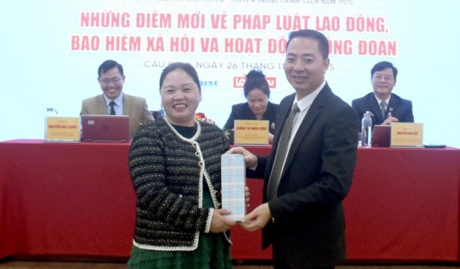 Làm rõ quyền lợi, nghĩa vụ của người lao động trong tình hình mới