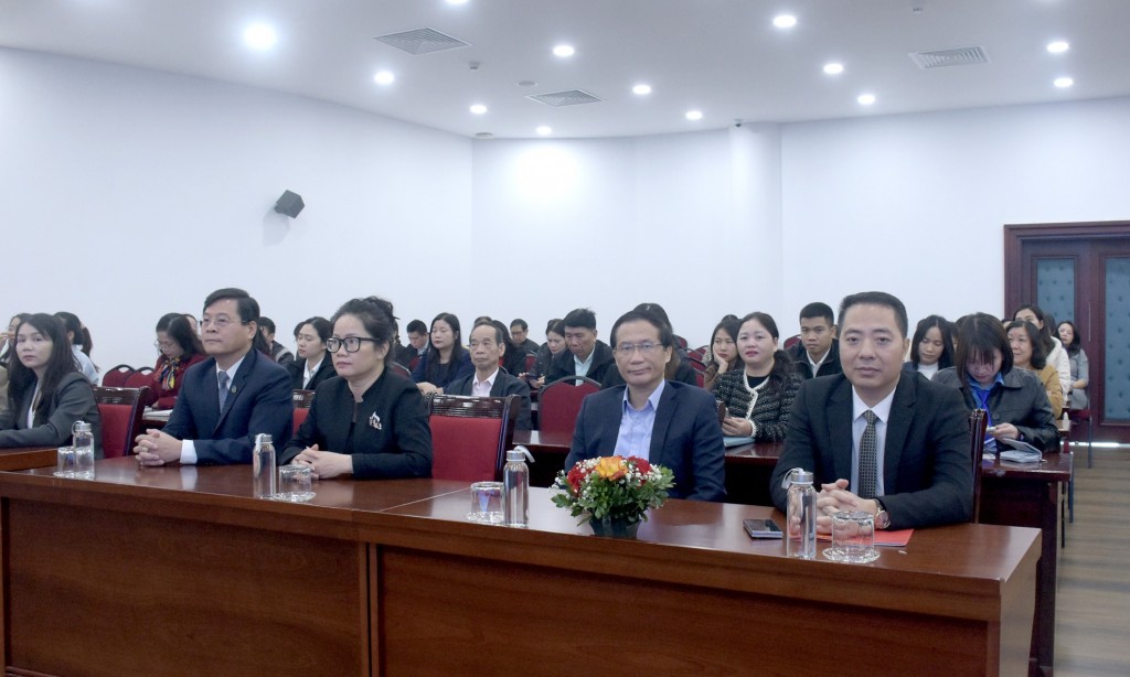 Các đại biểu tham dự hội nghị Đối thoại truyền thông chính sách