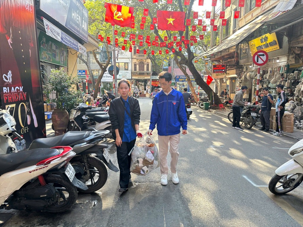 Tuổi trẻ Hoàn Kiếm lan toả nếp sống sáng - xanh - sạch - đẹp