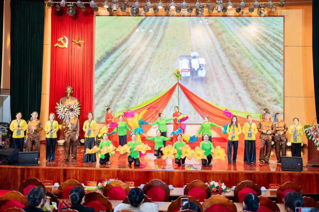 Lan tỏa tinh thần đổi mới, khát vọng vươn lên và niềm tin của hội viên nông dân Lan tỏa tinh thần đổi mới, khát vọng vươn lên và niềm tin của hội viên nông dân