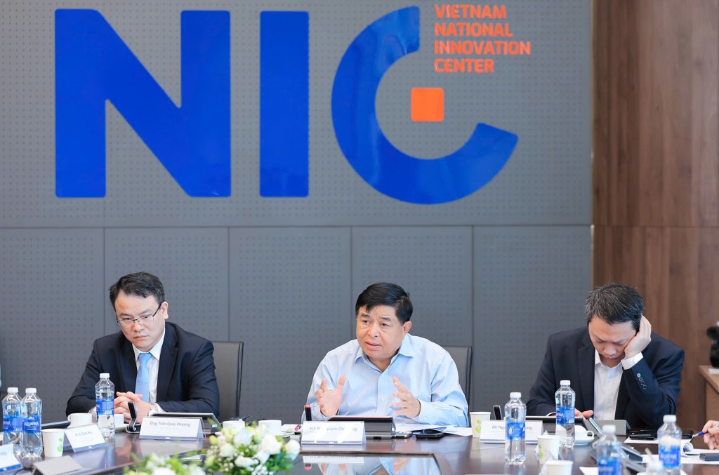 Phó Thủ tướng khẳng định, nhiệm vụ trọng tâm trong thời gian tới là thực hiện hiệu quả, thực chất các chủ trương, chính sách đã được ban hành, nhằm phát triển đồng bộ và bền vững hệ sinh thái đổi mới sáng tạo các ngành công nghệ chiến lược - Ảnh: VGP/Thu Sa