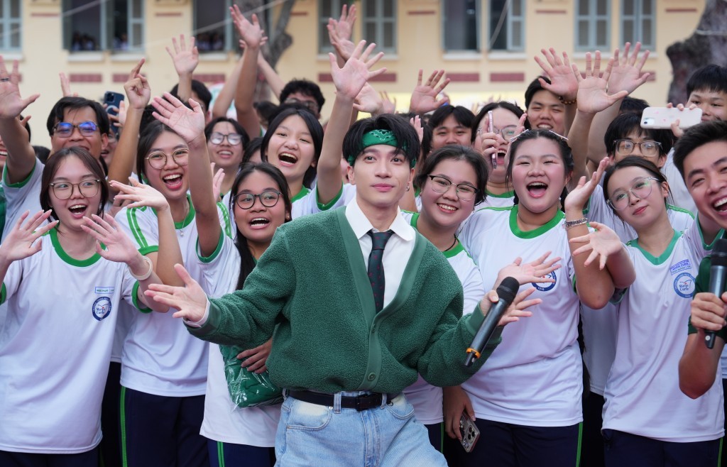 "Tiếp sức" học sinh trước kỷ lục đồng diễn Vovinam