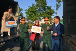 Hơn 30 tấn hàng hóa mang tấm lòng Thủ đô tiếp sức Gia Lai