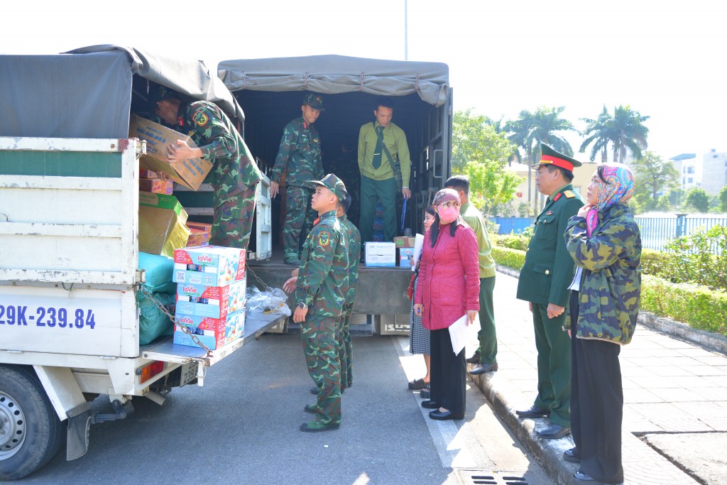Công tác tiếp nhận các mặt hàng diễn ra chặt chẽ, khoa học ở tất cả các bước