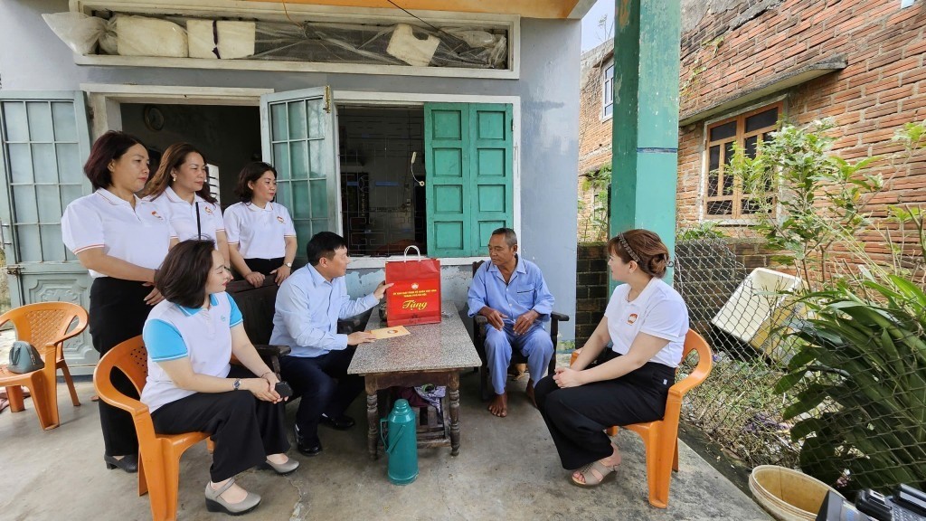 Đoàn công tác Ủy ban MTTQ Việt Nam thành phố Hà Nội thăm gia đình chính sách trên địa bàn tỉnh Gia Lai