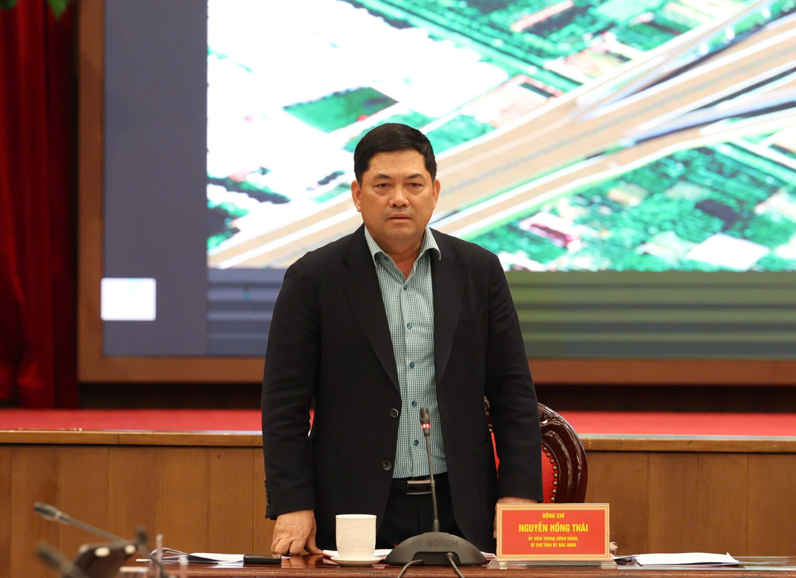 Bí thư Tỉnh ủy Bắc Ninh Nguyễn Hồng Thái phát biểu tại hội nghị