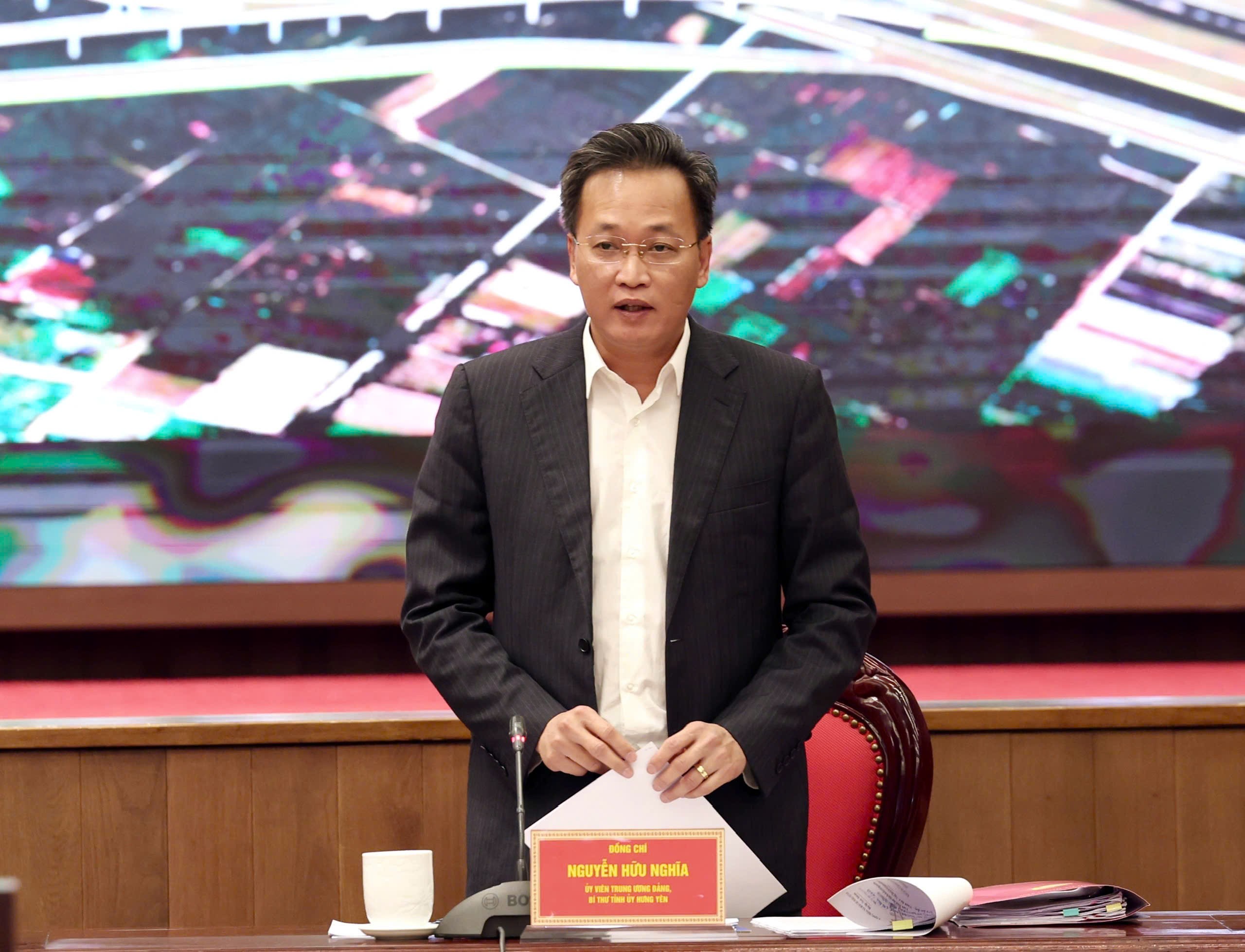 Bí thư Tỉnh ủy Hưng Yên Nguyễn Hữu Nghĩa phát biểu tại hội nghị