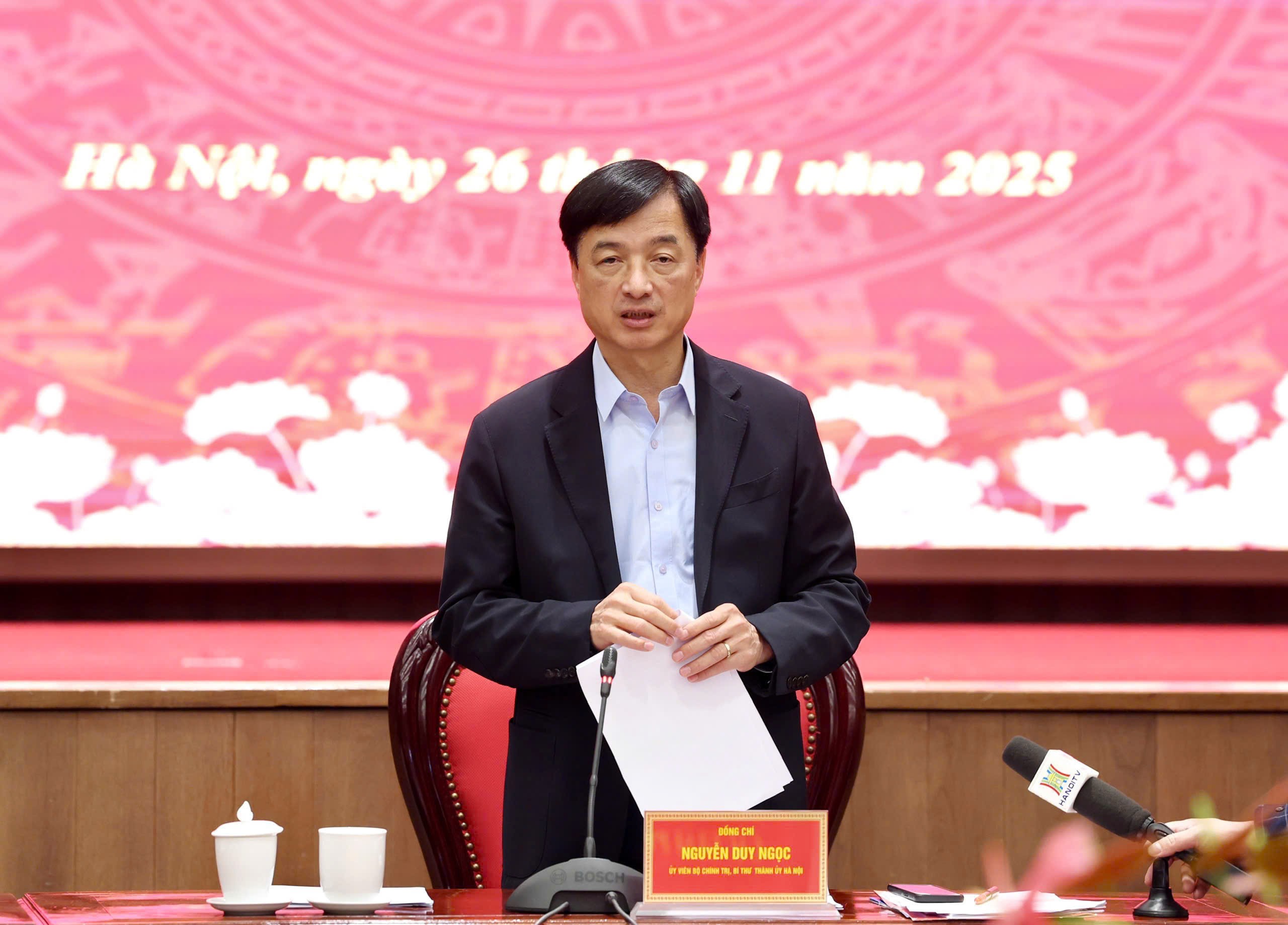 Bí thư Thành ủy Nguyễn Duy Ngọc, Trưởng ban Chỉ đạo triển khai dự án đầu tư xây dựng đường Vành đai 4 - Vùng Thủ đô Hà Nội chủ trì hội nghị