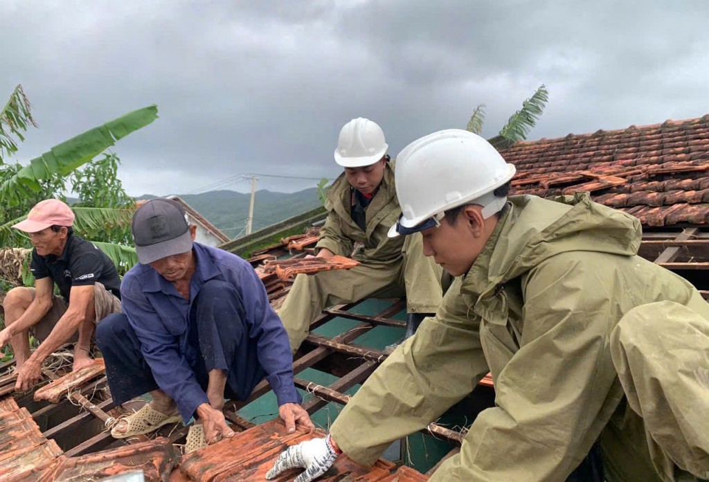 Toàn tỉnh Đắk Lắk tổng lực dọn dẹp môi trường, sớm ổn định đời sống Toàn tỉnh Đắk Lắk tổng lực dọn dẹp môi trường, sớm ổn định đời sống
