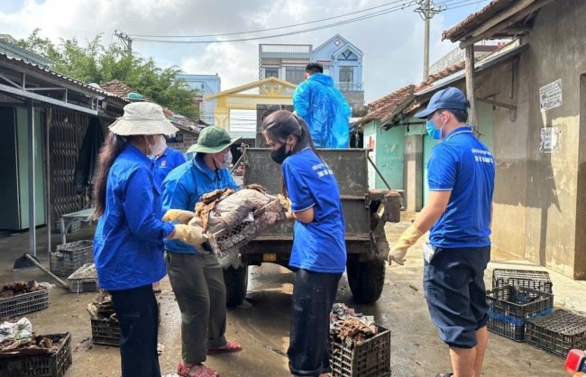 Toàn tỉnh Đắk Lắk tổng lực dọn dẹp môi trường, sớm ổn định đời sống