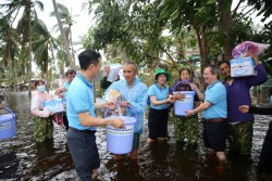 Nghẹn ngào hành trình BSR đến với vùng lũ
