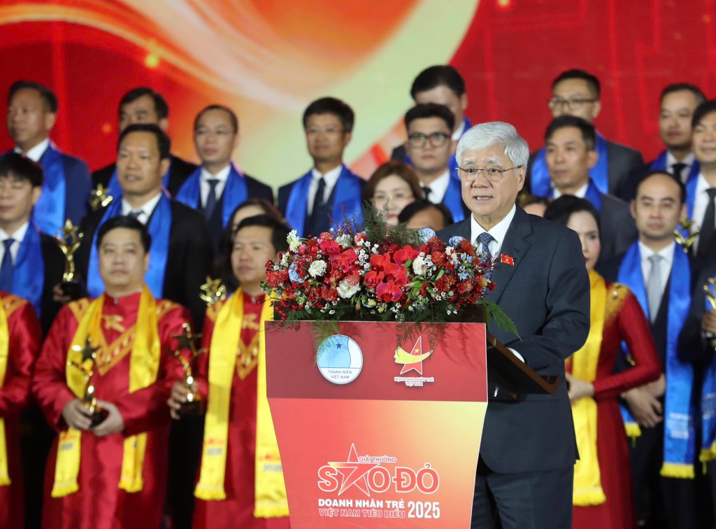 Vinh danh những doanh nhân trẻ kiến tạo giá trị Việt Vinh danh những doanh nhân trẻ kiến tạo giá trị Việt
