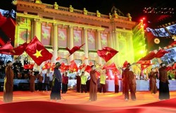 Phát động sáng tác văn học nghệ thuật "Sống mãi với thời gian"