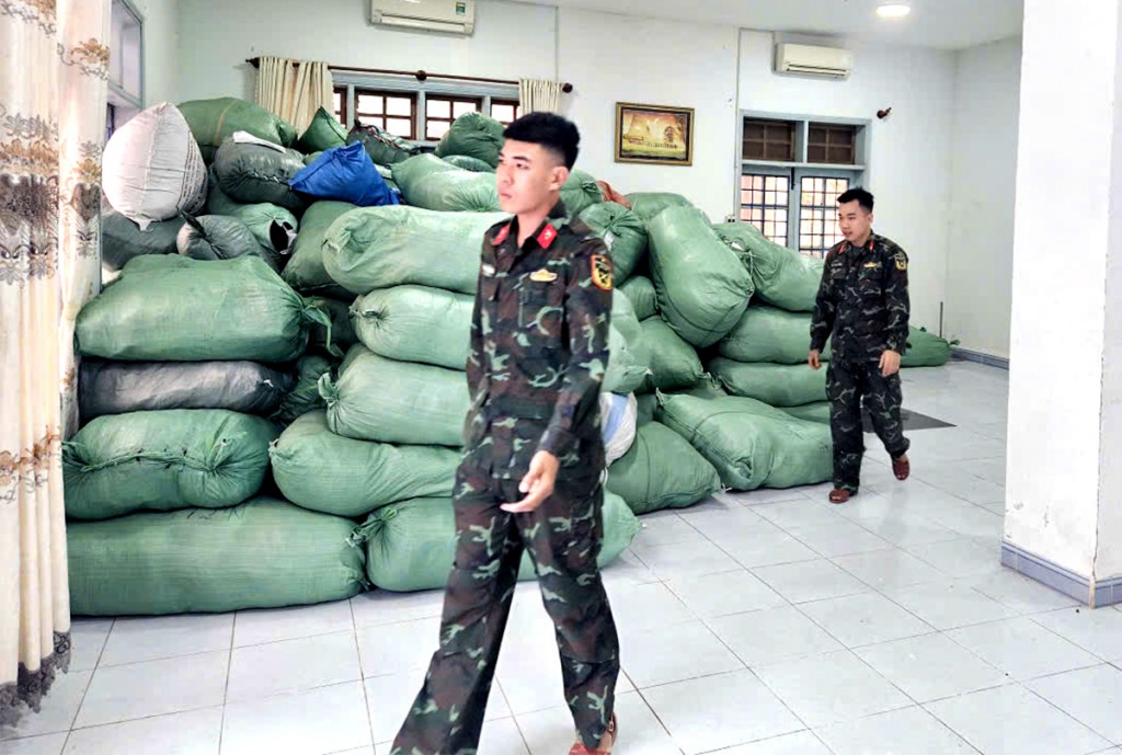 Những chuyến xe nghĩa tình xuyên đêm đến với đồng bào Gia Lai