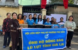 Phụ nữ phường Phú Diễn chung tay hướng về đồng bào miền Trung