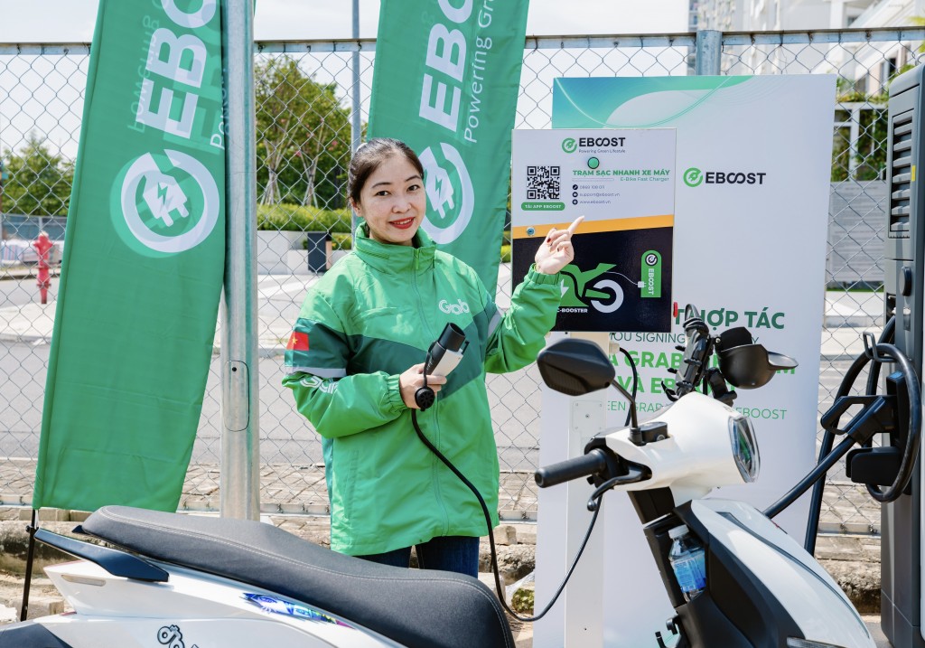 Đối tác tài xế Grab dễ dàng tiếp cận mạng lưới trạm sạc xe điện của EBOOST Đối tác tài xế Grab dễ dàng tiếp cận mạng lưới trạm sạc xe điện của EBOOST