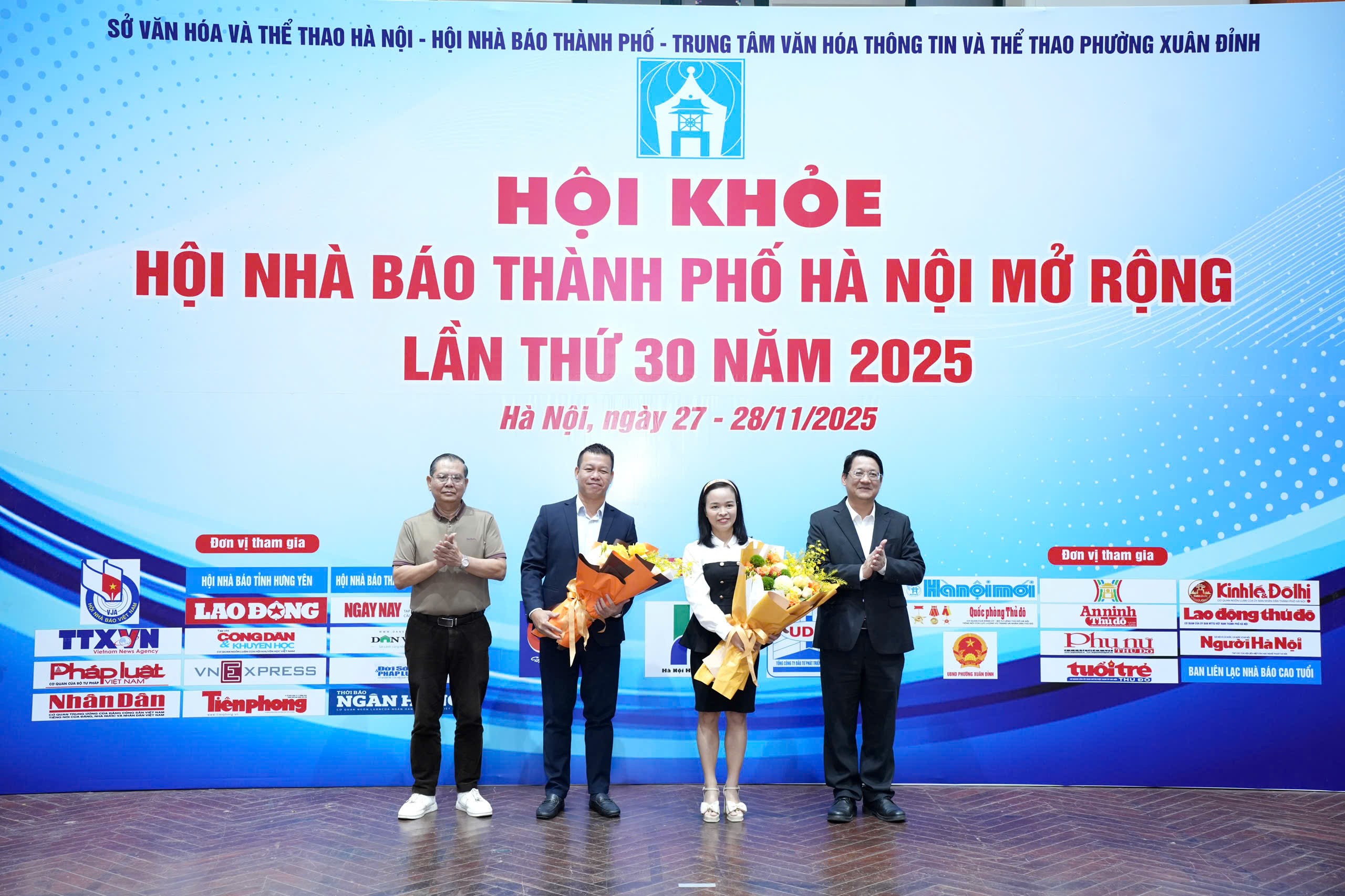 Gần 300 hội viên tranh tài tại Hội khỏe Hội Nhà báo TP Hà Nội mở rộng lần thứ 30 Gần 300 hội viên tranh tài tại Hội khỏe Hội Nhà báo TP Hà Nội mở rộng lần thứ 30