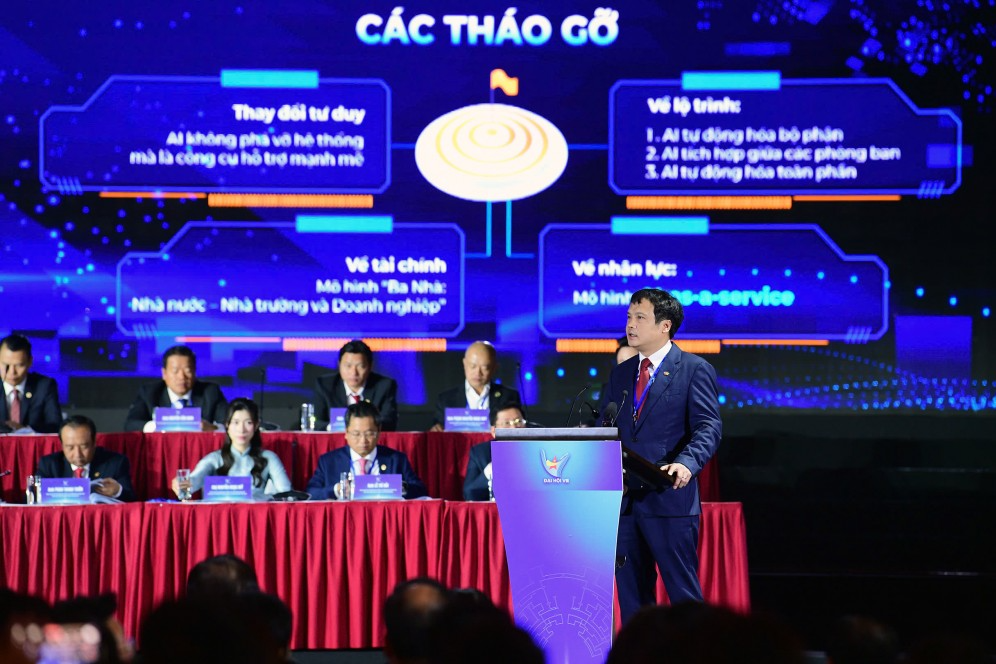 Đại biểu tham luận tại Đại hội Đại biểu tham luận tại Đại hội