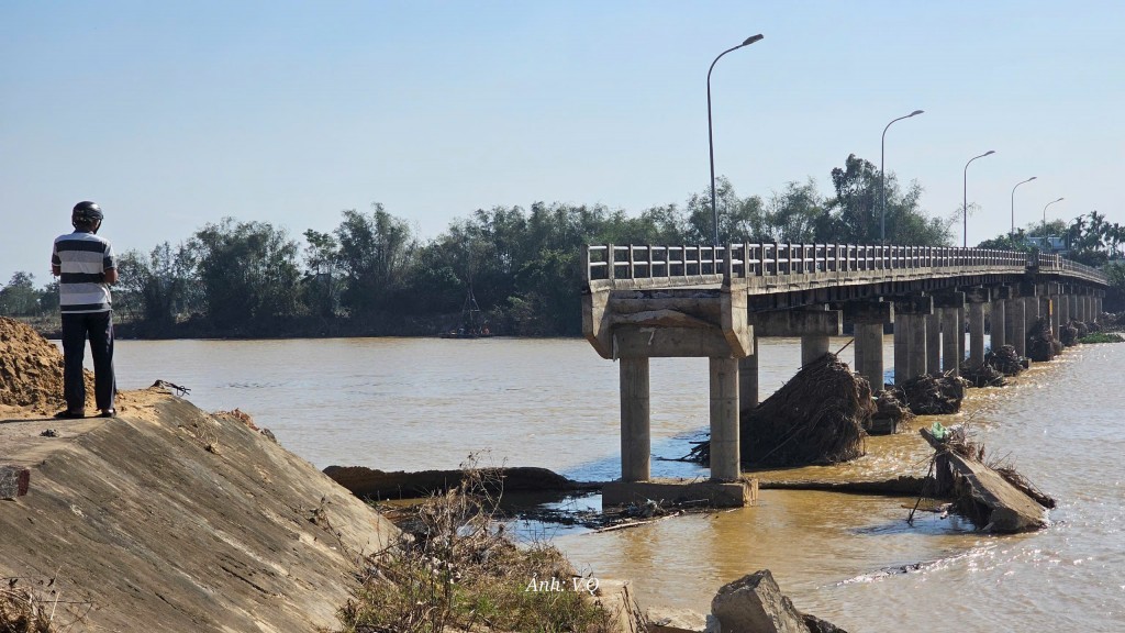 Khẩn trương sửa chữa khẩn cấp cầu Bà Ngân trên Quốc lộ 14H