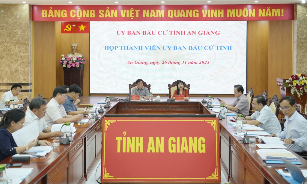 Quang cảnh cuộc họp (ảnh: Tây Hồ)