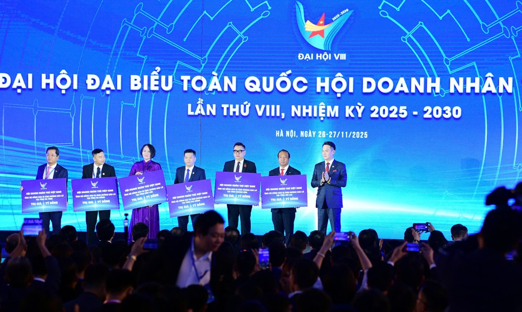 Tại Đại hội, Hội Doanh nhân trẻ Việt Nam đã trao hỗ trợ khẩn cấp 6 tỷ đồng cho 6 tỉnh thành bị ảnh hưởng nặng nề bởi lũ lụt: Cao Bằng, Hà Tĩnh, Đà Nẵng, Khánh Hòa, Gia Lai, Đắk lắk