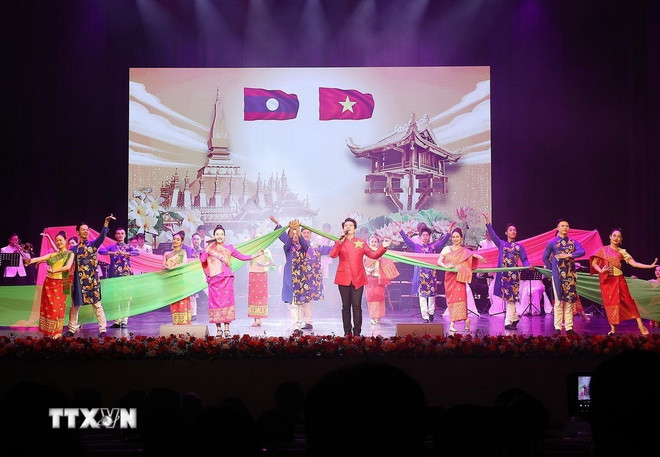 50 năm qua là chặng đường lịch sử rực rỡ của nhân dân các dân tộc Lào 50 năm qua là chặng đường lịch sử rực rỡ của nhân dân các dân tộc Lào