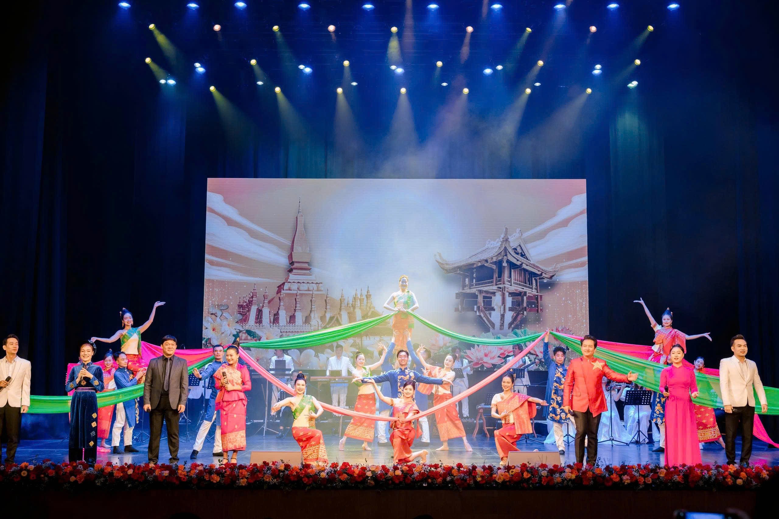 Chương trình nghệ thuật chào mừng tại Lễ Kỷ niệm