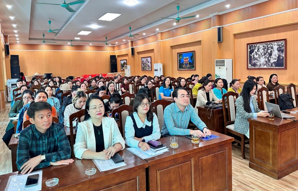 Trang bị kỹ năng bán hàng cho các hộ kinh doanh online