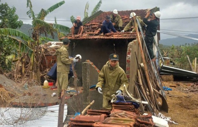 Đắk Lắk chạy đua với thời gian khắc phục hậu quả đợt mưa lũ lịch sử