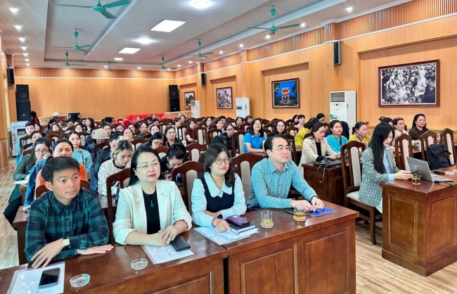 Trang bị kỹ năng bán hàng cho các hộ kinh doanh online