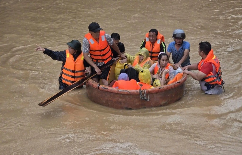 Khẩn trương thống kê thiệt hại, đề xuất nguồn lực nhanh chóng sửa chữa, xây dựng lại nhà ở cho Nhân dân