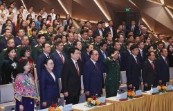 Tình hữu nghị Việt Nam - Lào mãi mãi xanh tươi, đời đời bền vững