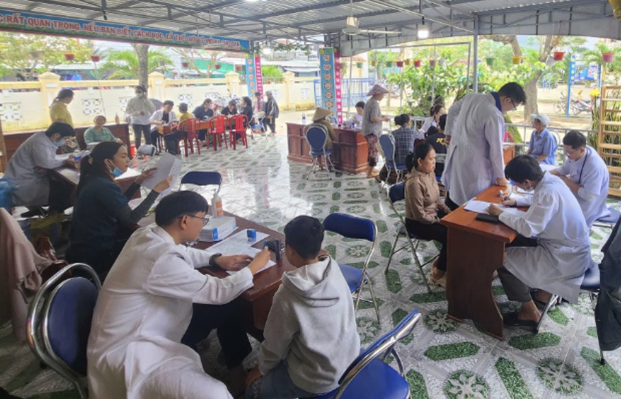 TP Hồ Chí Minh hoàn thành đợt chi viện y tế cho 5 xã vùng lũ Đắk Lắk