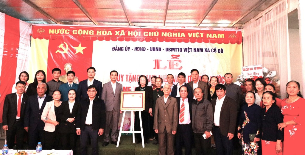 Truy tặng Danh hiệu “Bà mẹ Việt Nam anh hùng” mẹ Dư Thị Quý Truy tặng Danh hiệu “Bà mẹ Việt Nam anh hùng” mẹ Dư Thị Quý