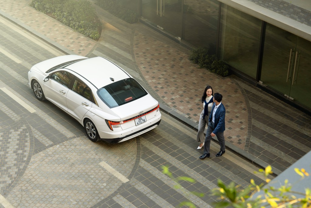 Trong cùng tầm giá: Người dùng chia sẻ lý do chọn sedan cỡ B như Accent thay vì xe điện Trong cùng tầm giá: Người dùng chia sẻ lý do chọn sedan cỡ B như Accent thay vì xe điện