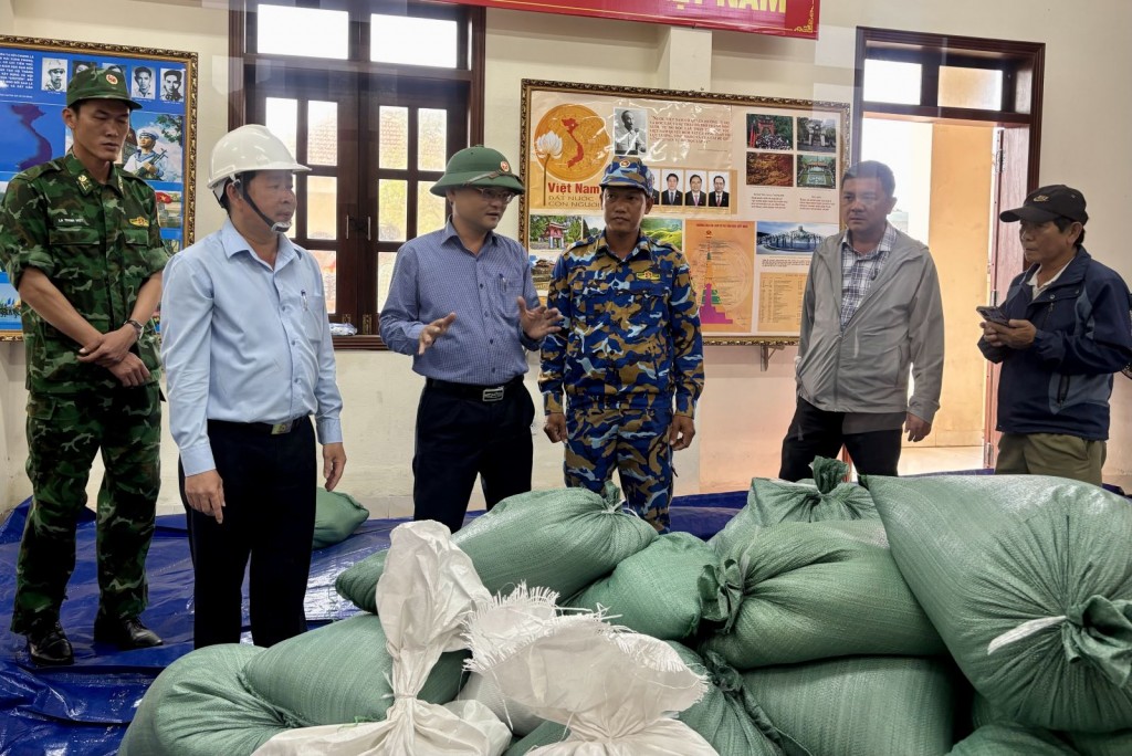 Làng chài Hải Minh được phân bổ 59 tấn gạo trong số 2.000 tấn gạo Chính phủ hỗ trợ cho người dân tỉnh Gia Lai Làng chài Hải Minh được phân bổ 59 tấn gạo trong số 2.000 tấn gạo Chính phủ hỗ trợ cho người dân tỉnh Gia Lai