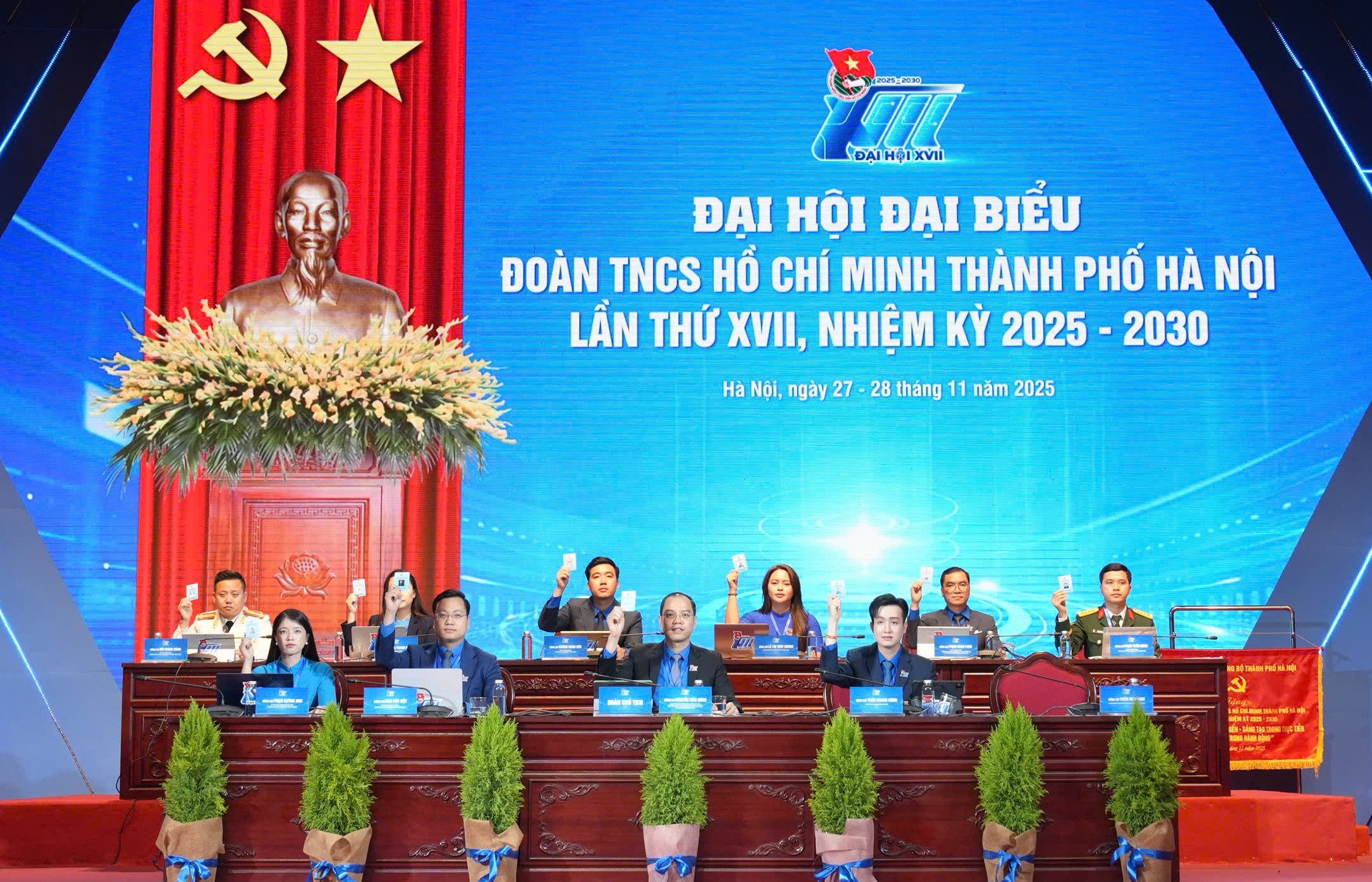 [CHÙM ẢNH] Phiên thứ nhất Đại hội đại biểu Đoàn TNCS Hồ Chí Minh TP Hà Nội