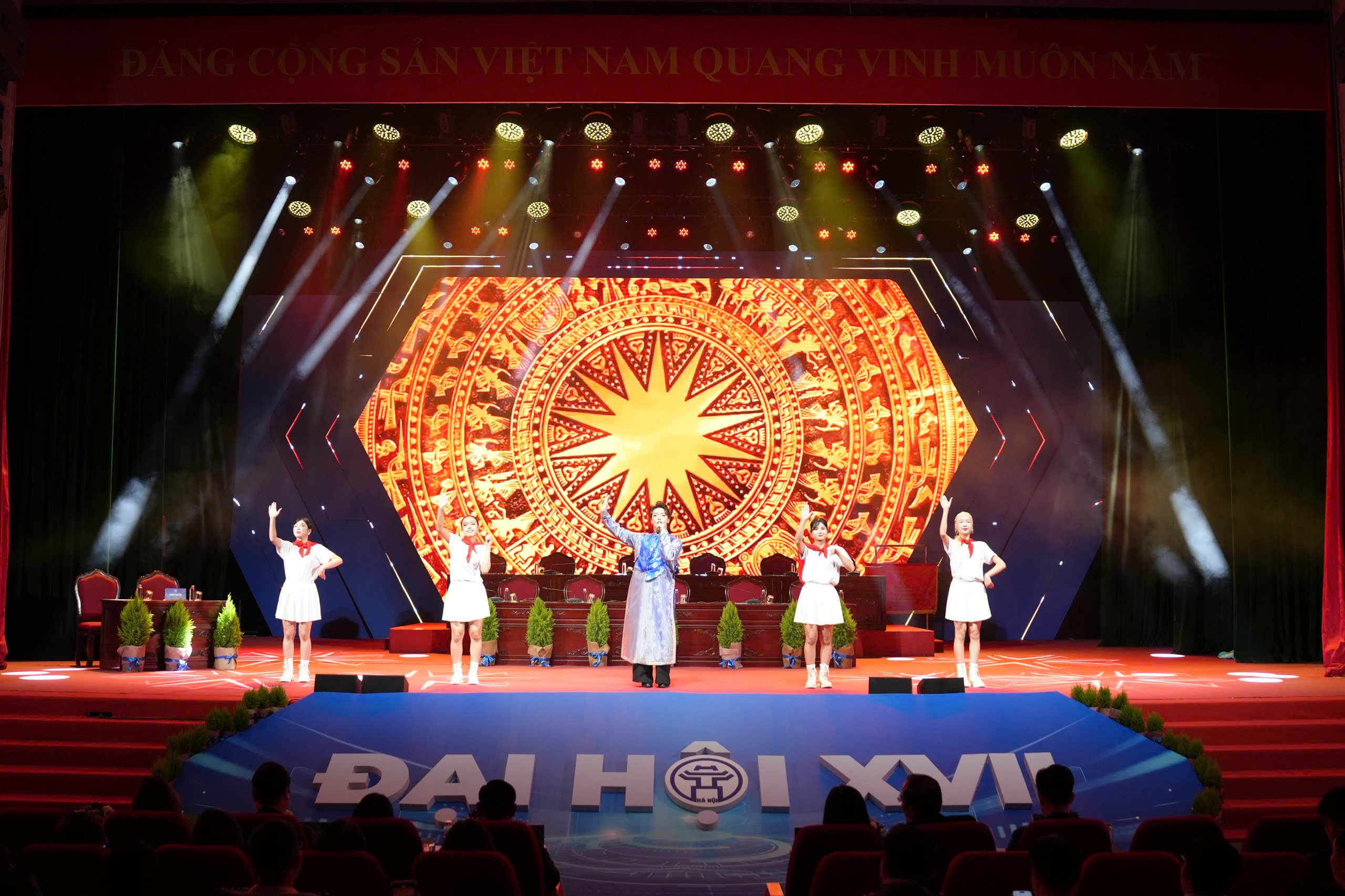 [CHÙM ẢNH] Phiên thứ nhất Đại hội đại biểu Đoàn TNCS Hồ Chí Minh TP Hà Nội