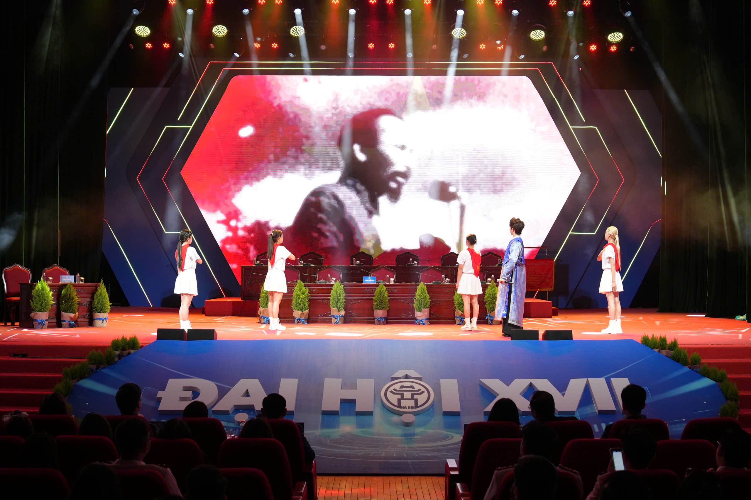 [CHÙM ẢNH] Phiên thứ nhất Đại hội đại biểu Đoàn TNCS Hồ Chí Minh TP Hà Nội