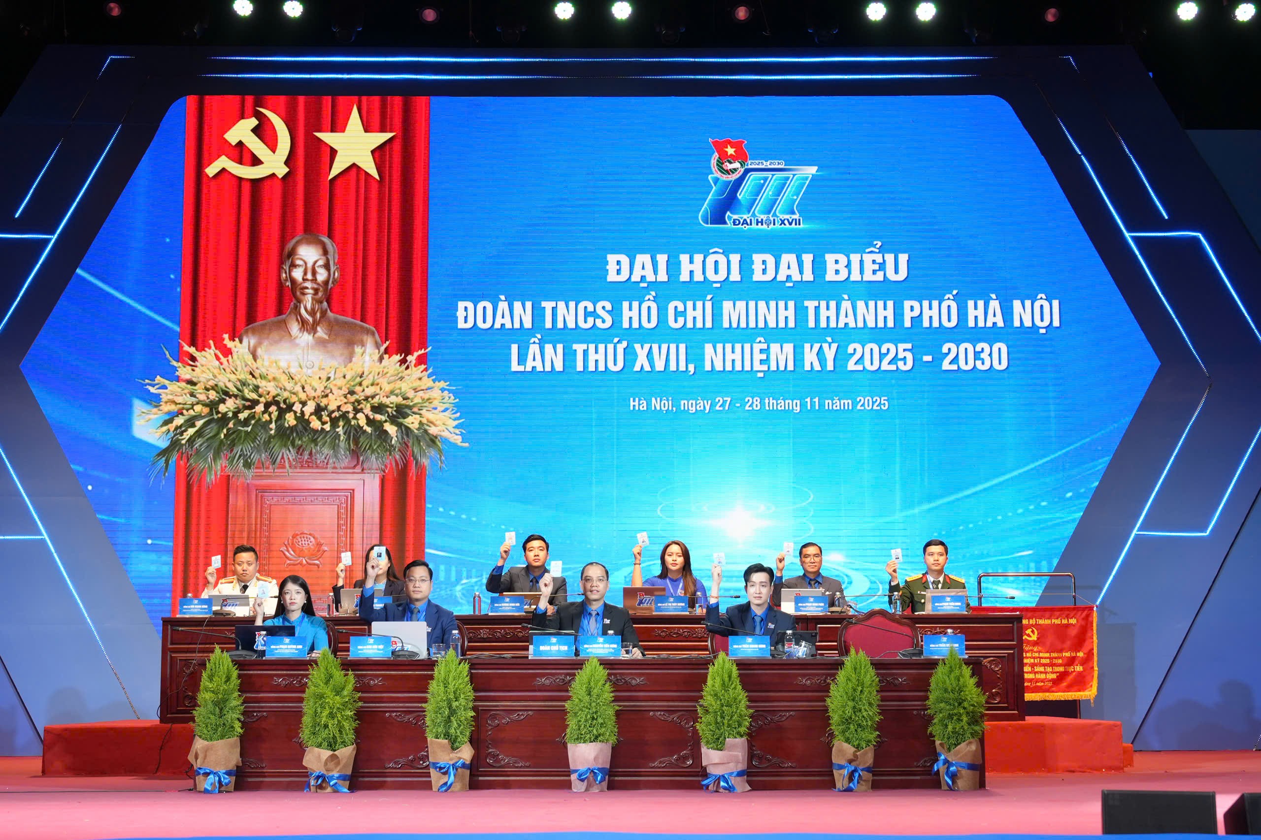 [CHÙM ẢNH] Phiên thứ nhất Đại hội đại biểu Đoàn TNCS Hồ Chí Minh TP Hà Nội