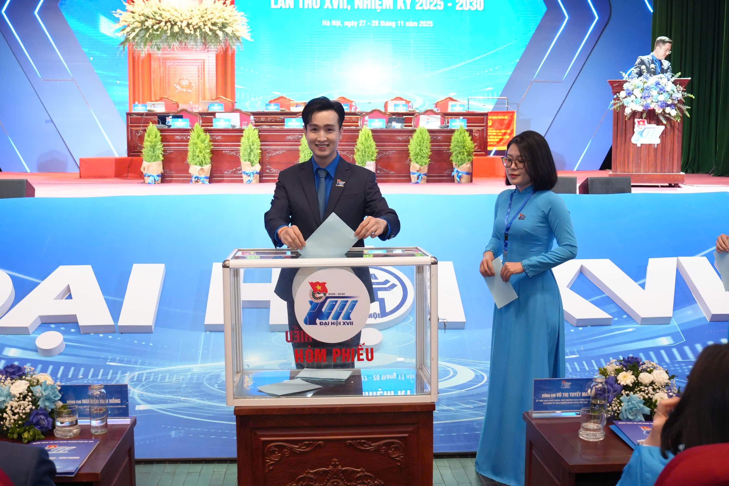 [CHÙM ẢNH] Phiên thứ nhất Đại hội đại biểu Đoàn TNCS Hồ Chí Minh TP Hà Nội