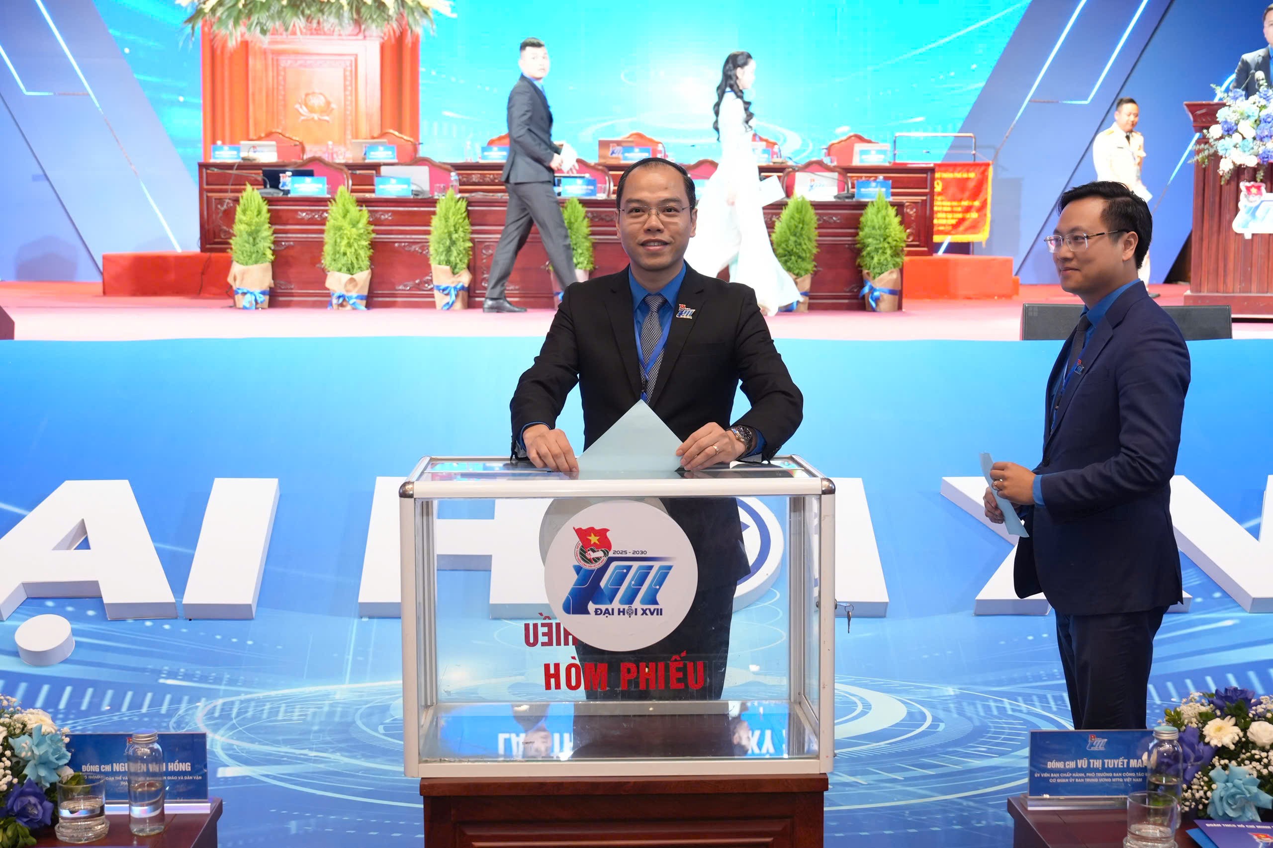 [CHÙM ẢNH] Phiên thứ nhất Đại hội đại biểu Đoàn TNCS Hồ Chí Minh TP Hà Nội