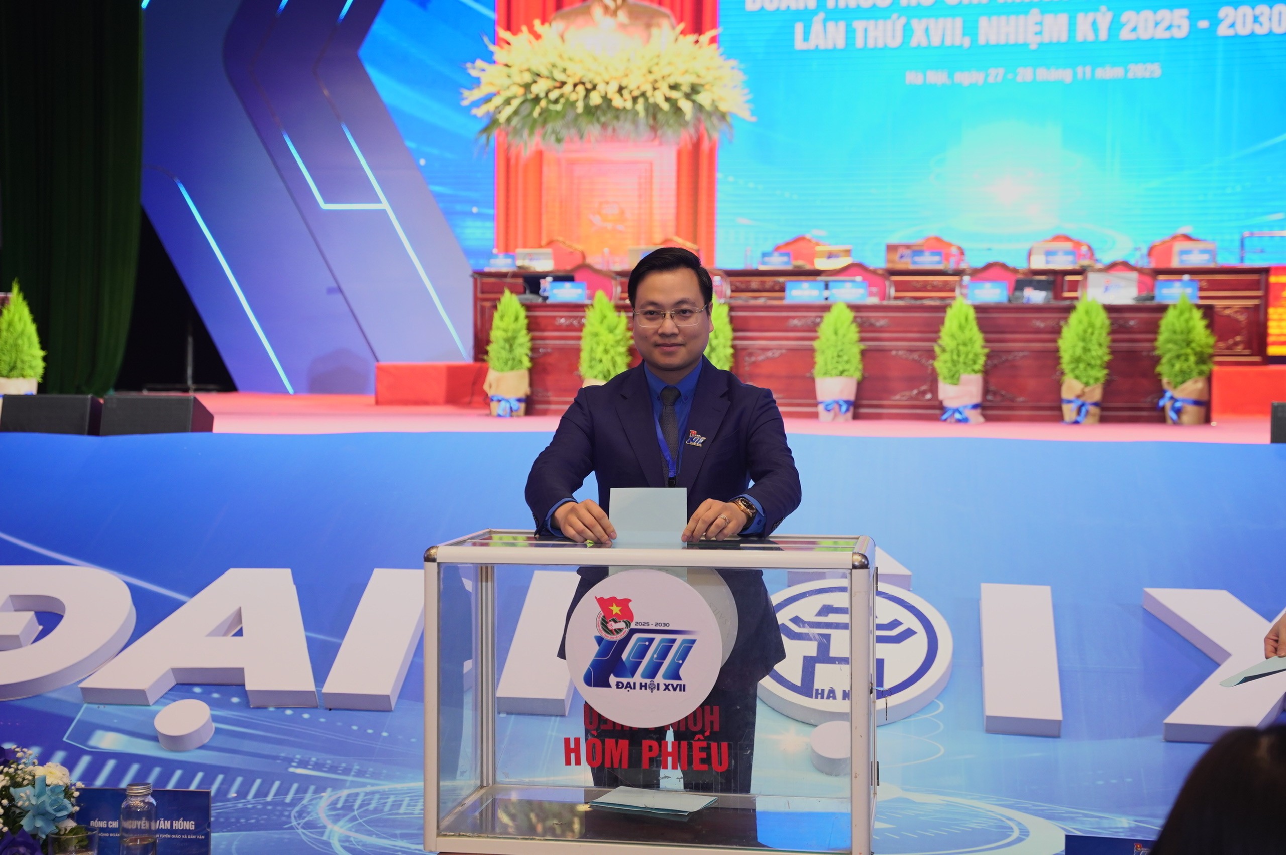 [CHÙM ẢNH] Phiên thứ nhất Đại hội đại biểu Đoàn TNCS Hồ Chí Minh TP Hà Nội